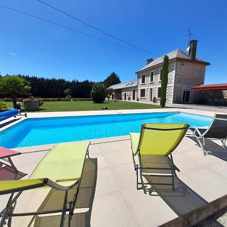 Gite A Archigny : Piscine Chauffee, Clim, Jardin Et Proche Futuroscope - Fr-1-541-90 Apartment Exterior photo